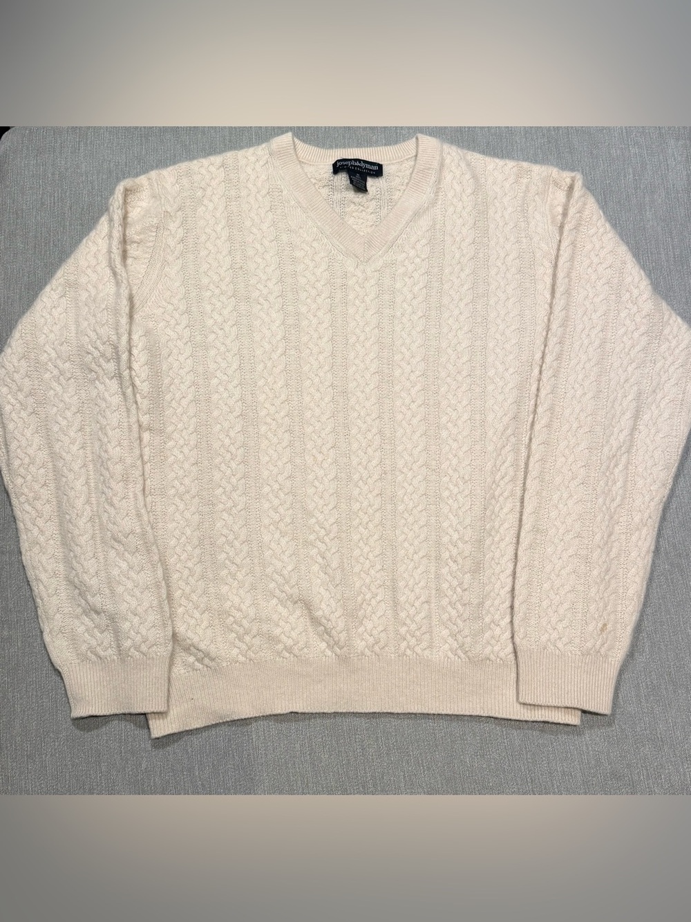 Joseph Abboud Cream Cable-Knit V-Neck Pullover